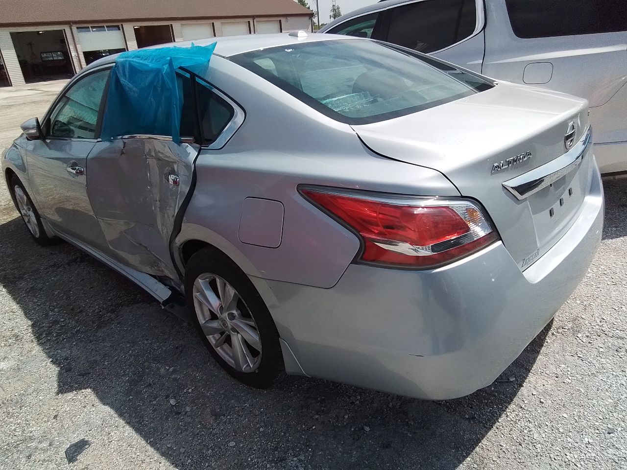 Vehicle/246973_02.jpg