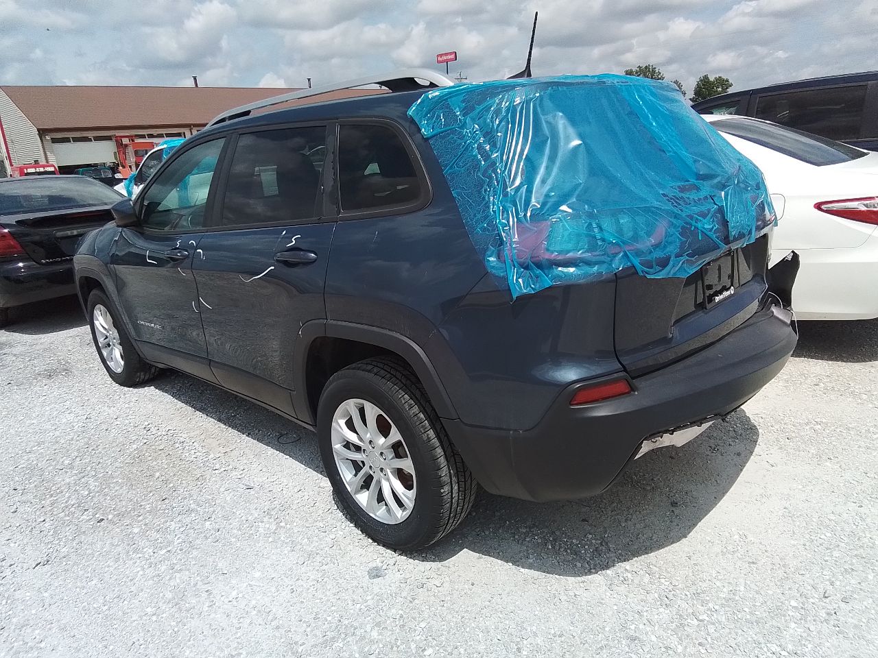 Vehicle/247024_02.jpg