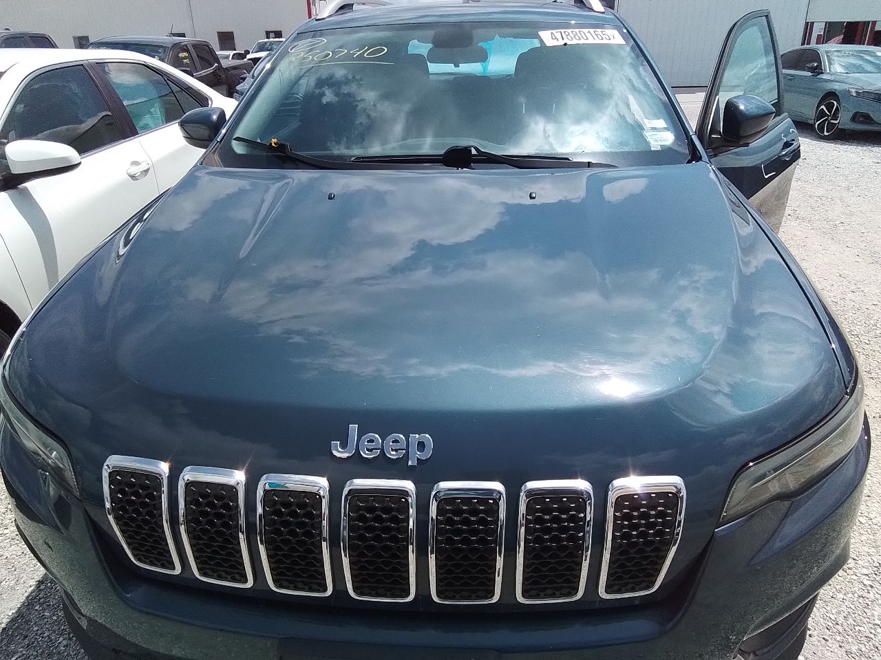 Vehicle/247024_07.jpg