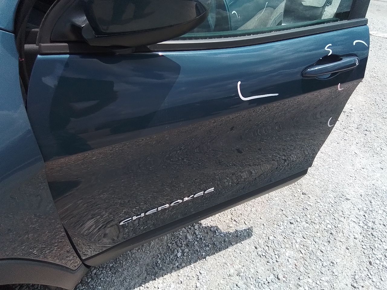 Vehicle/247024_08.jpg