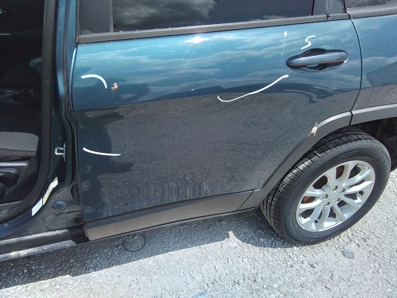 Vehicle/247024_09.jpg