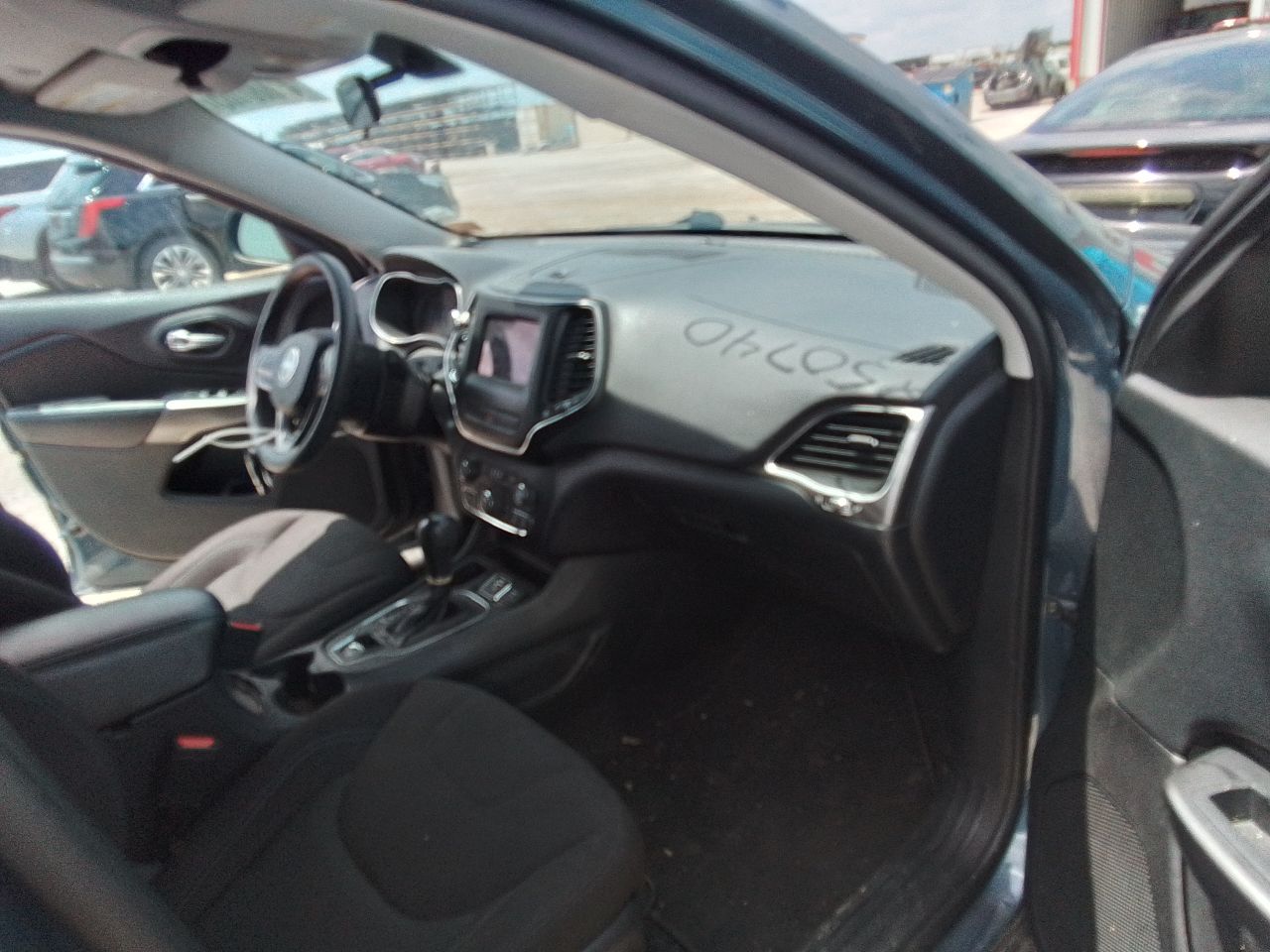 Vehicle/247024_12.jpg