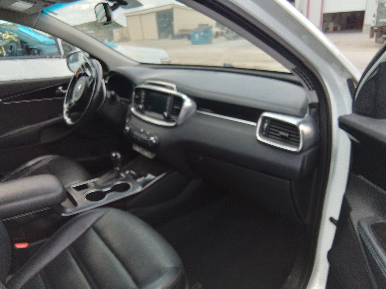Vehicle/247041_12.jpg