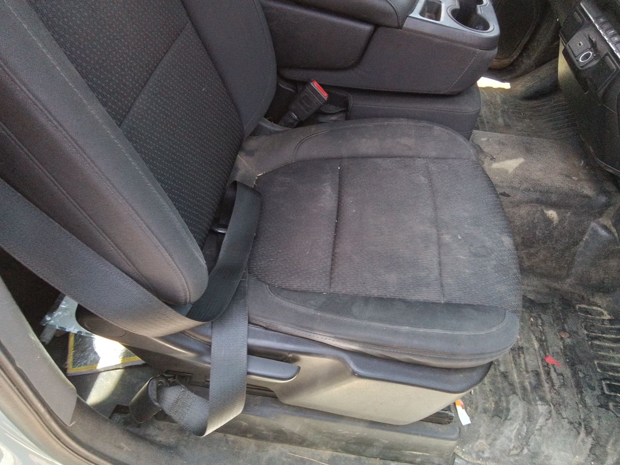 Vehicle/247111_12.jpg