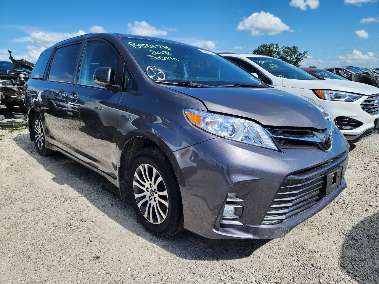 Vehicle/247200_04.jpg