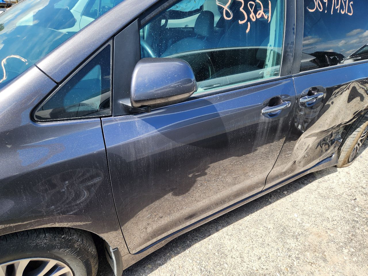 Vehicle/247200_09.jpg