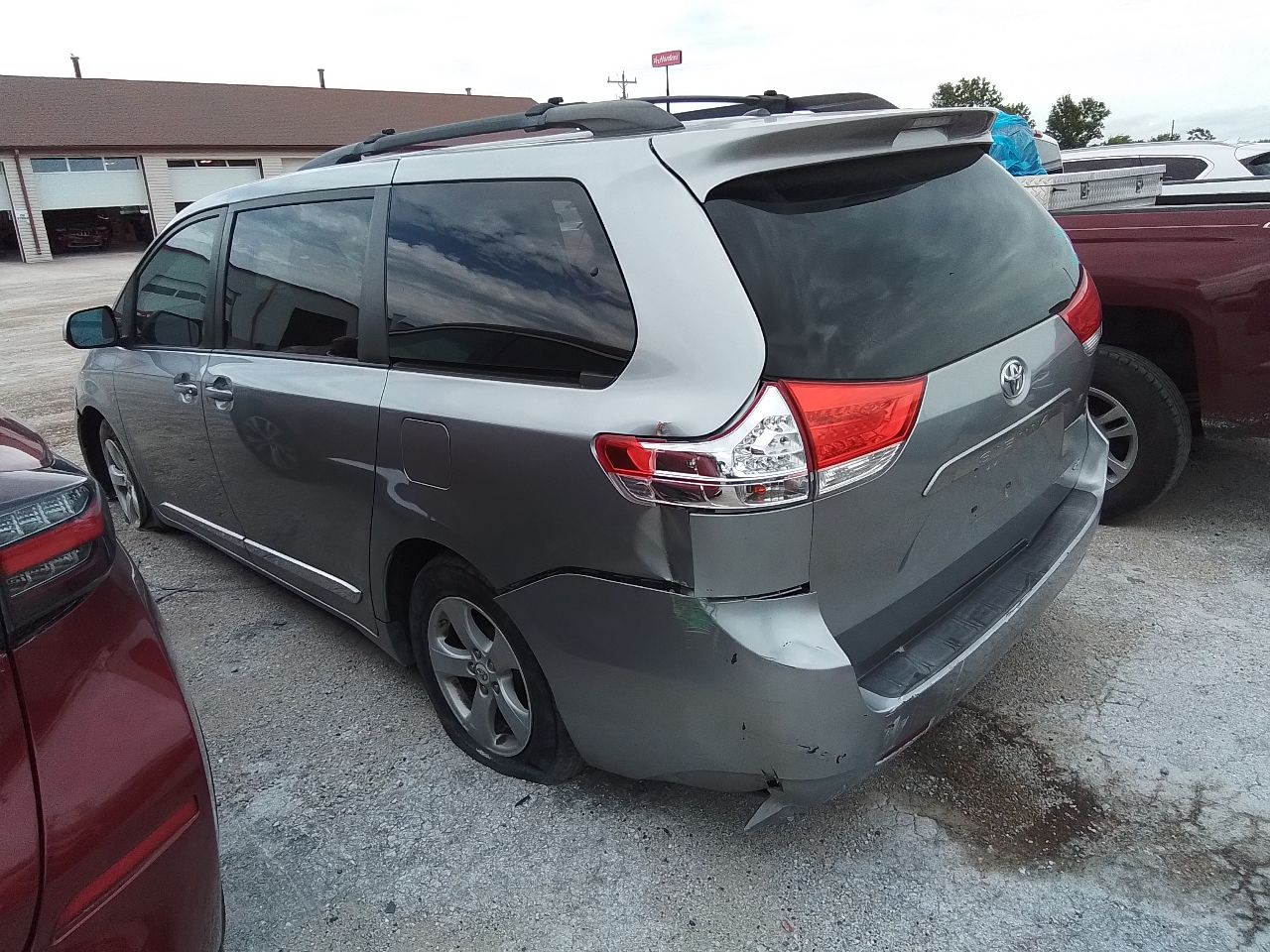 Vehicle/247211_02.jpg