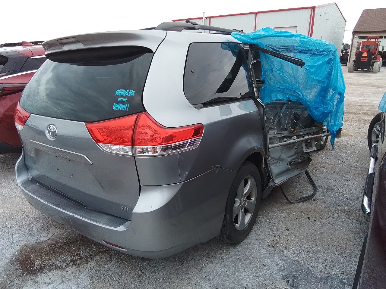 Vehicle/247211_03.jpg