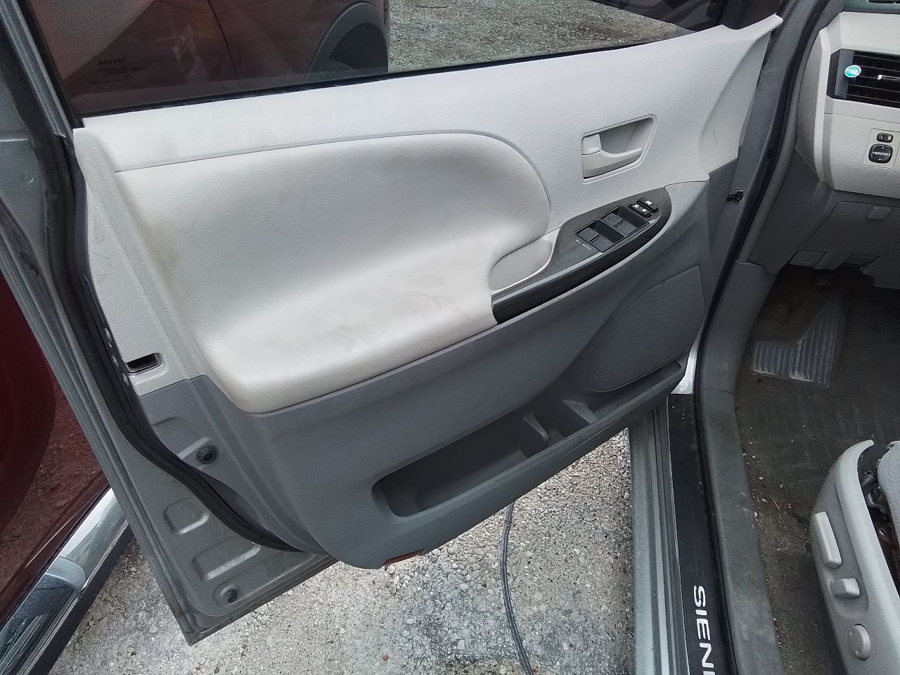 Vehicle/247211_11.jpg
