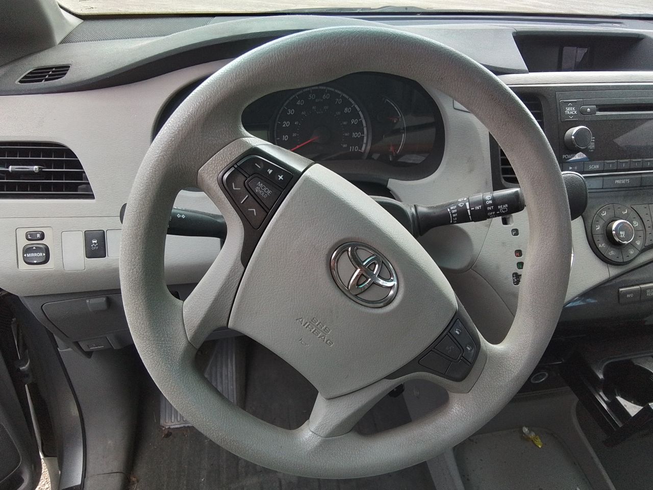 Vehicle/247211_12.jpg
