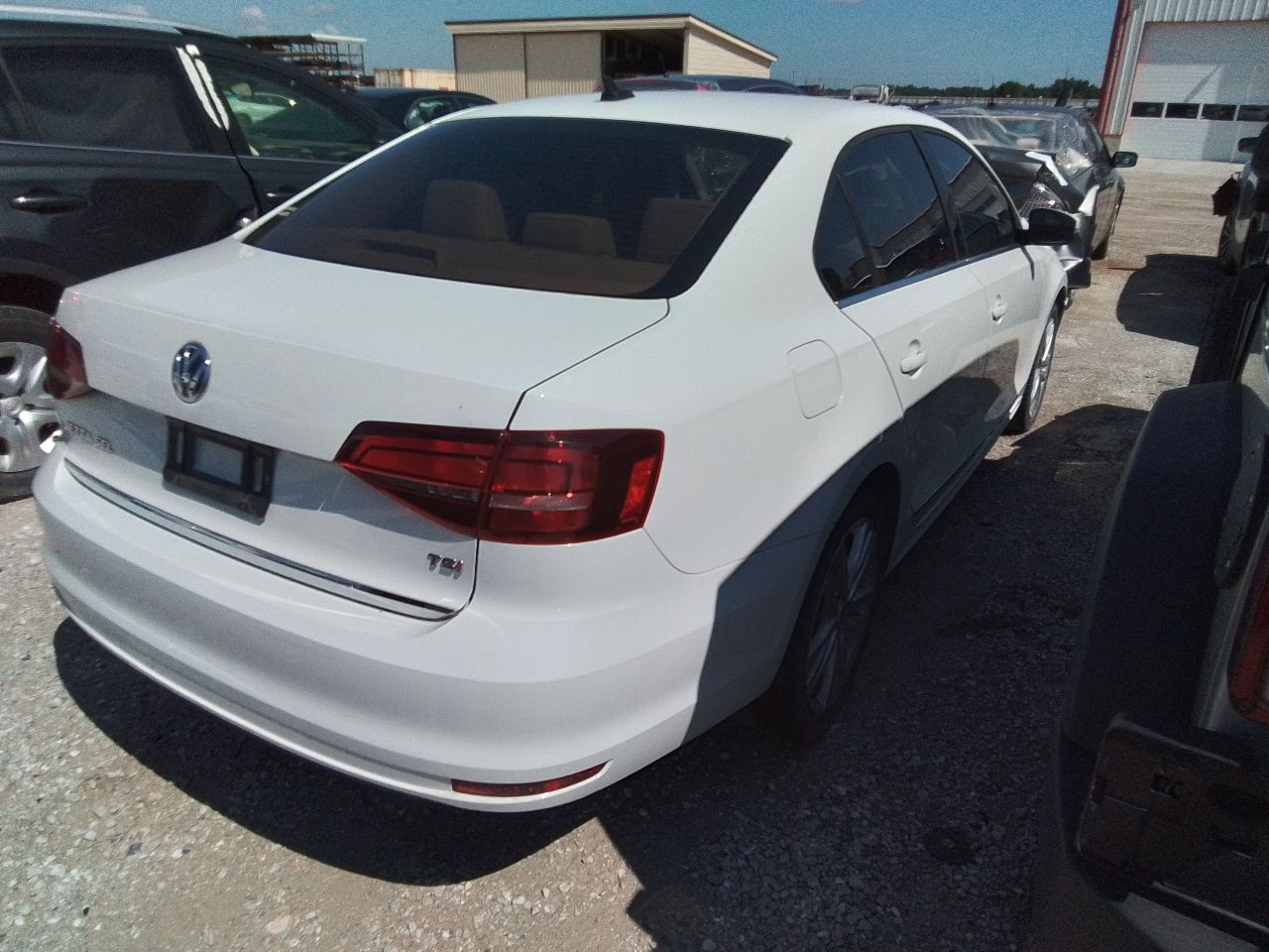 Vehicle/247213_03.jpg
