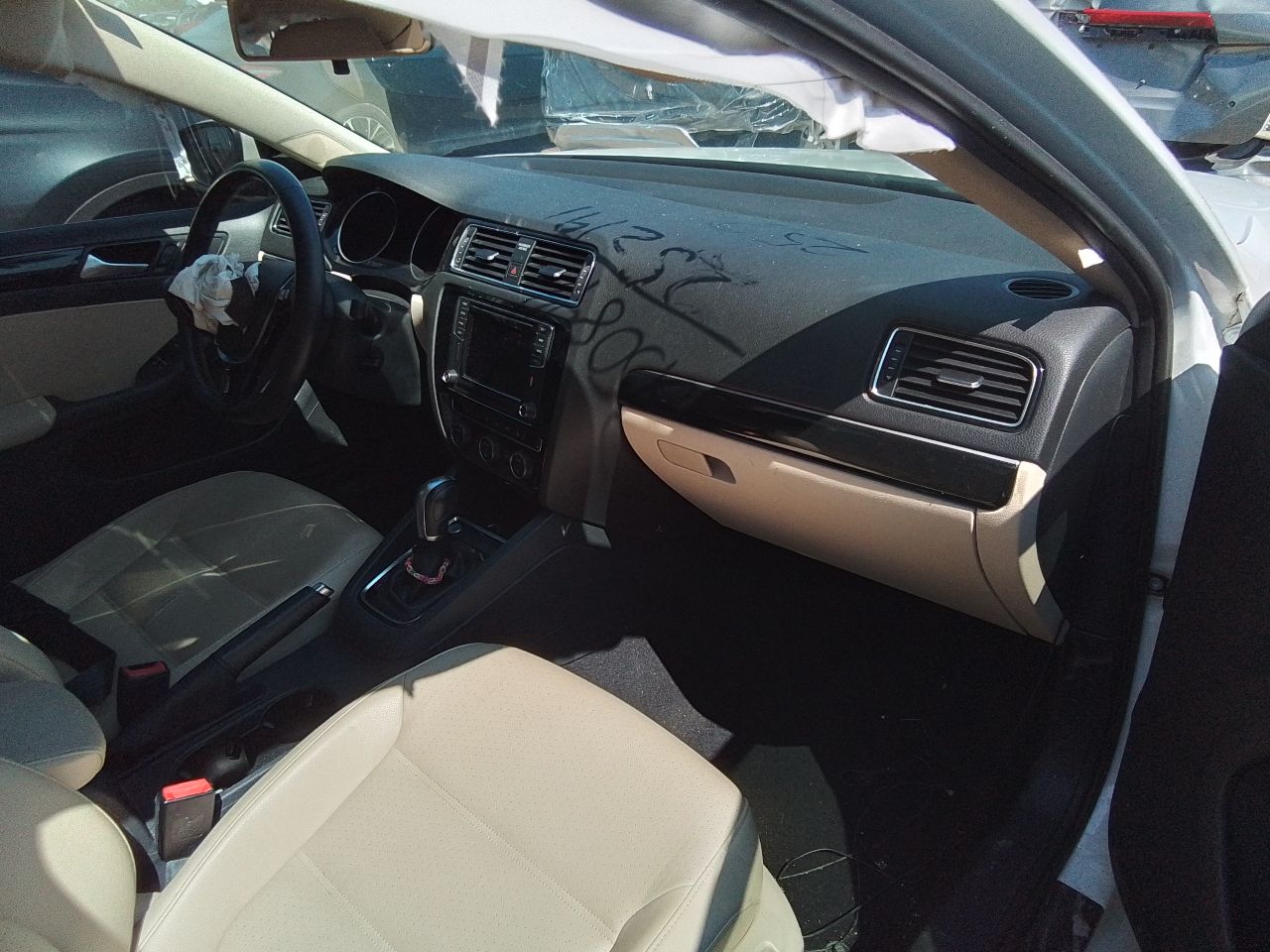 Vehicle/247213_12.jpg
