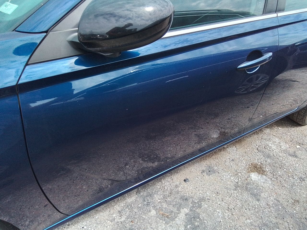 Vehicle/247214_08.jpg