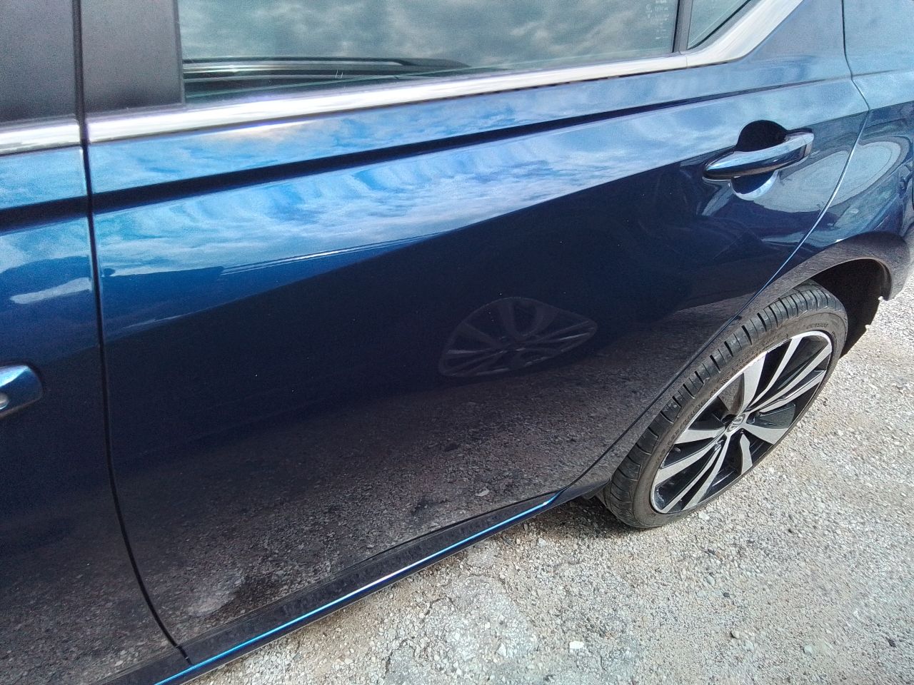 Vehicle/247214_09.jpg