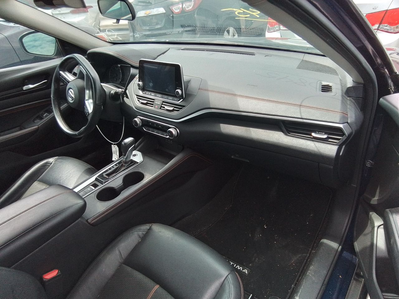 Vehicle/247214_12.jpg