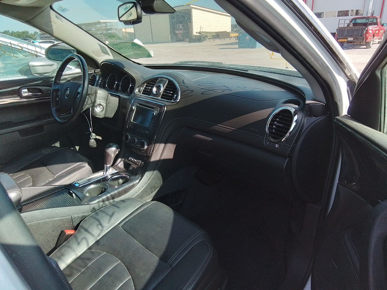 Vehicle/247217_11.jpg