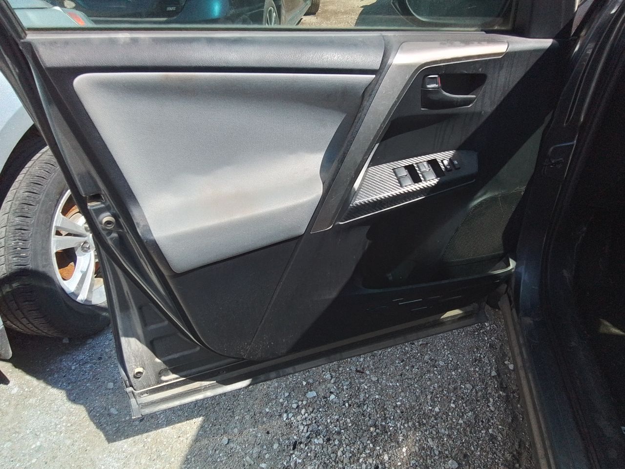 https://f005.backblazeb2.com/file/img-partshotlines-com/Inventory/EX441/Vehicle/247226_12.jpg