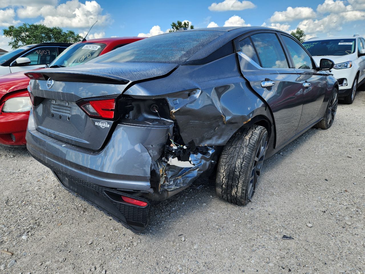 Vehicle/247238_03.jpg