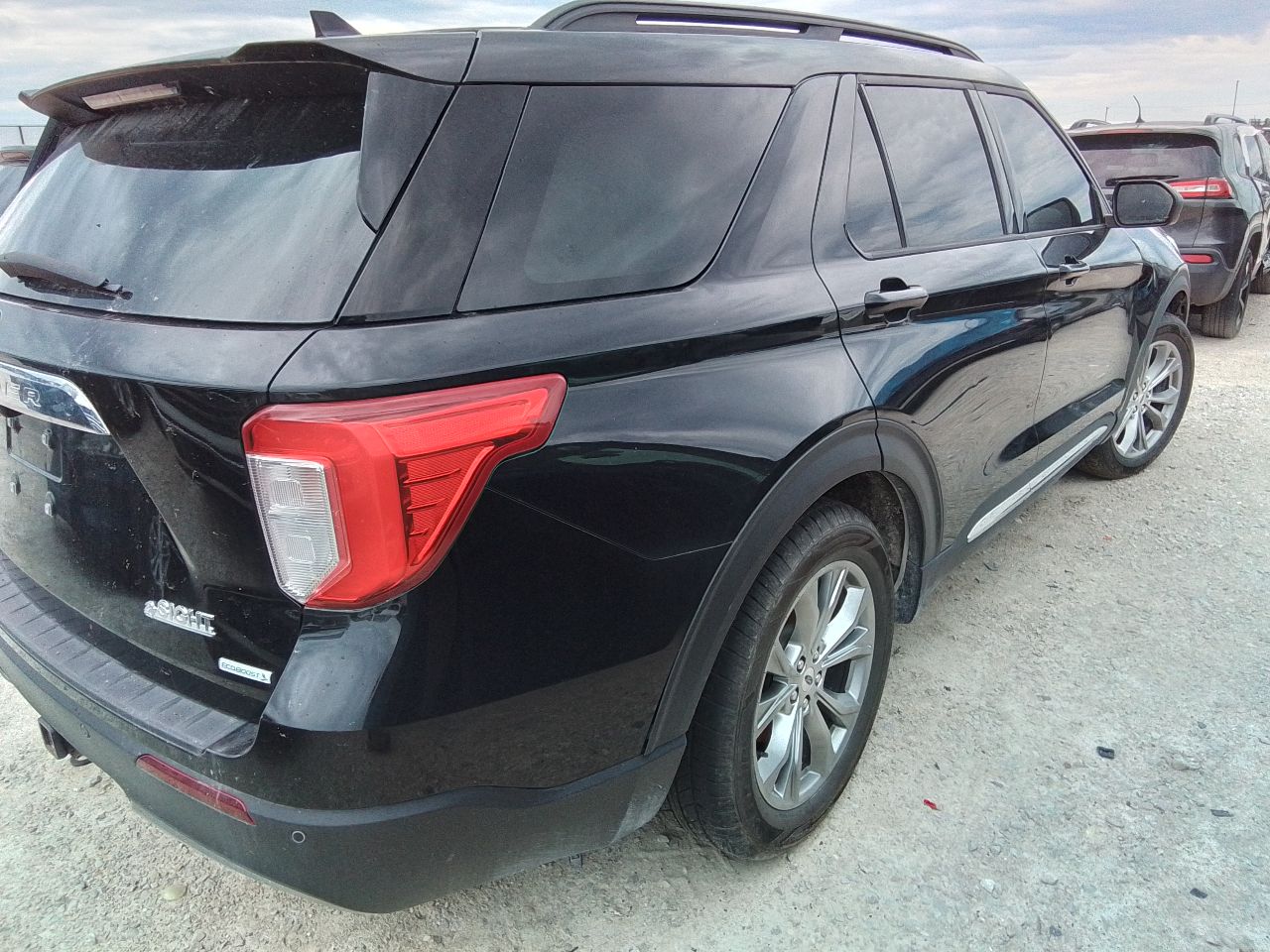 Vehicle/247269_03.jpg