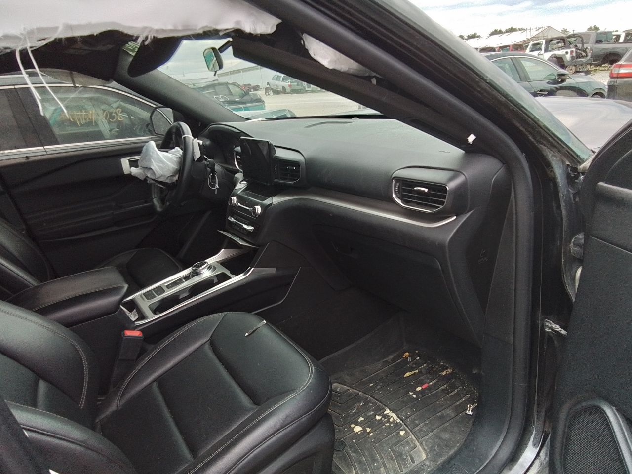 Vehicle/247269_12.jpg