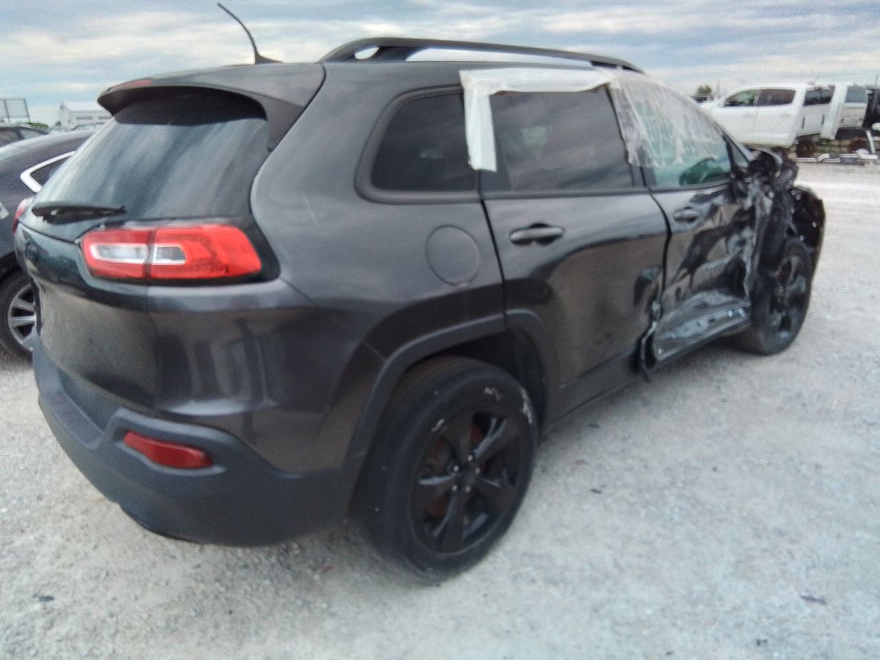 Vehicle/247317_03.jpg