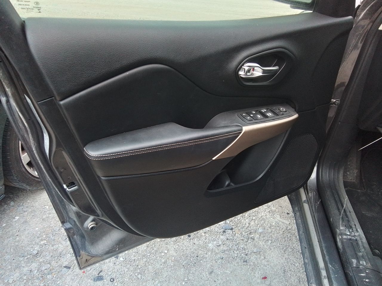 Vehicle/247317_11.jpg