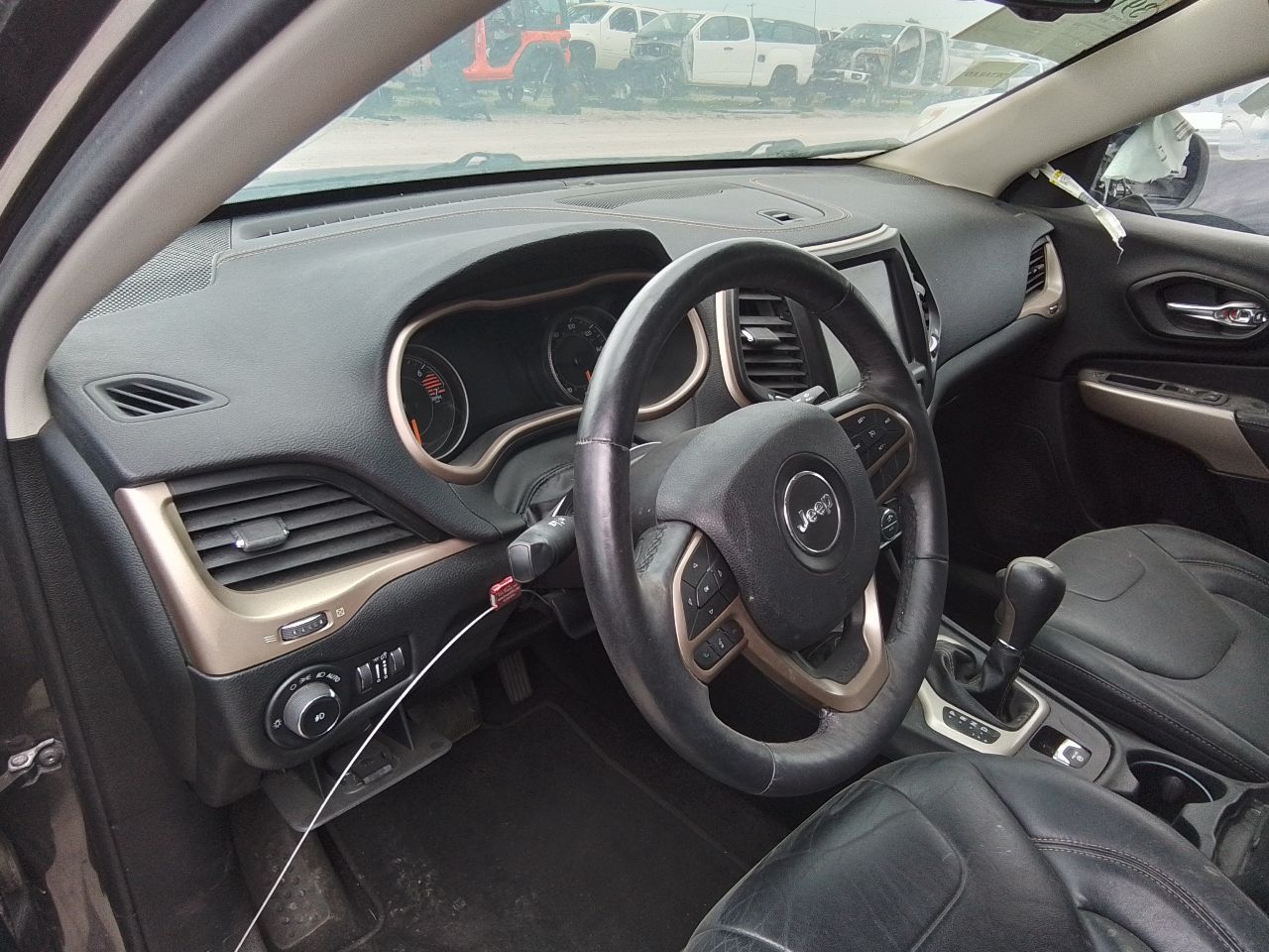 Vehicle/247317_12.jpg