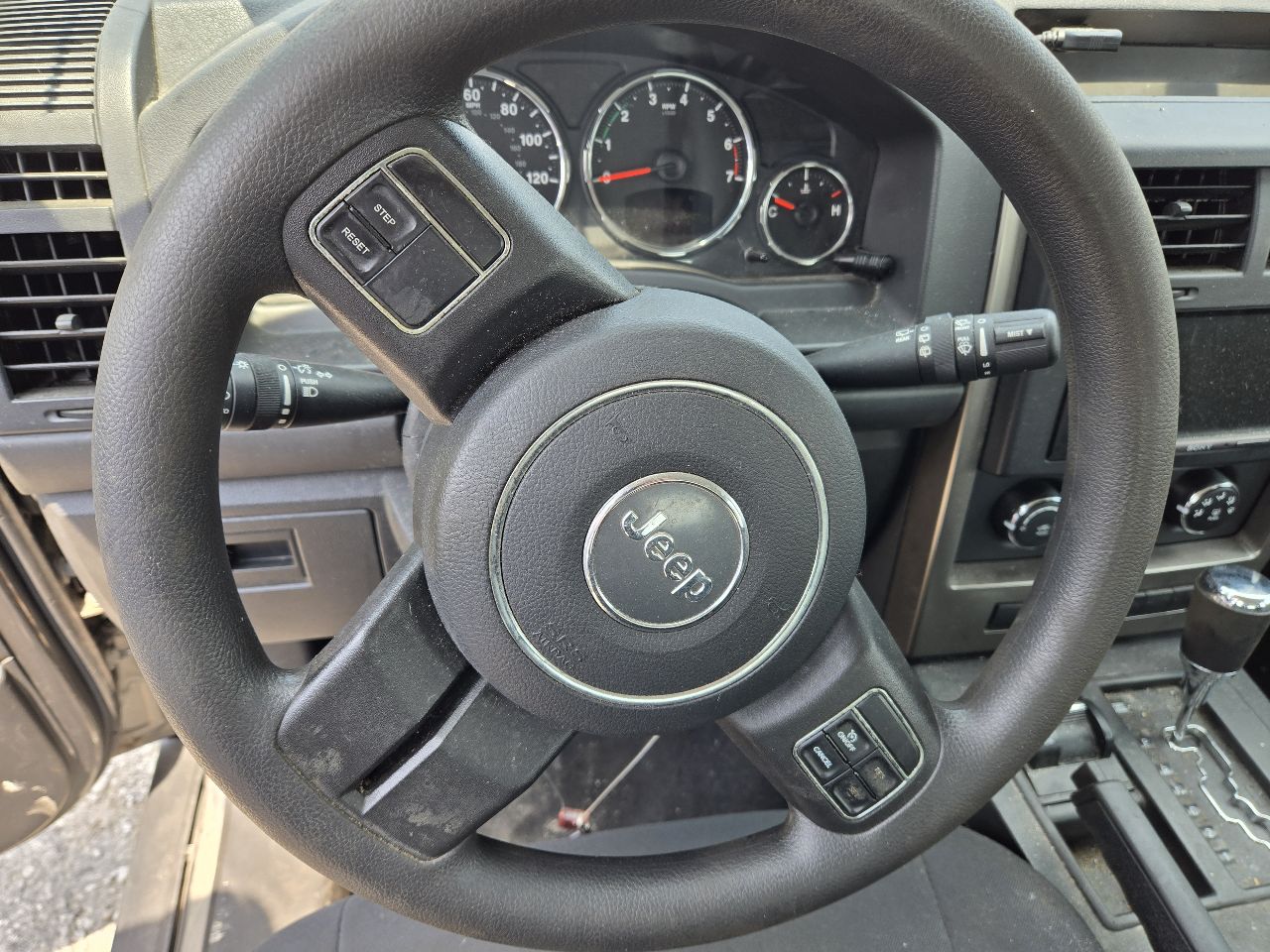 Vehicle/247353_12.jpg
