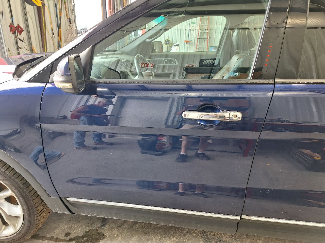 Vehicle/247444_06.jpg