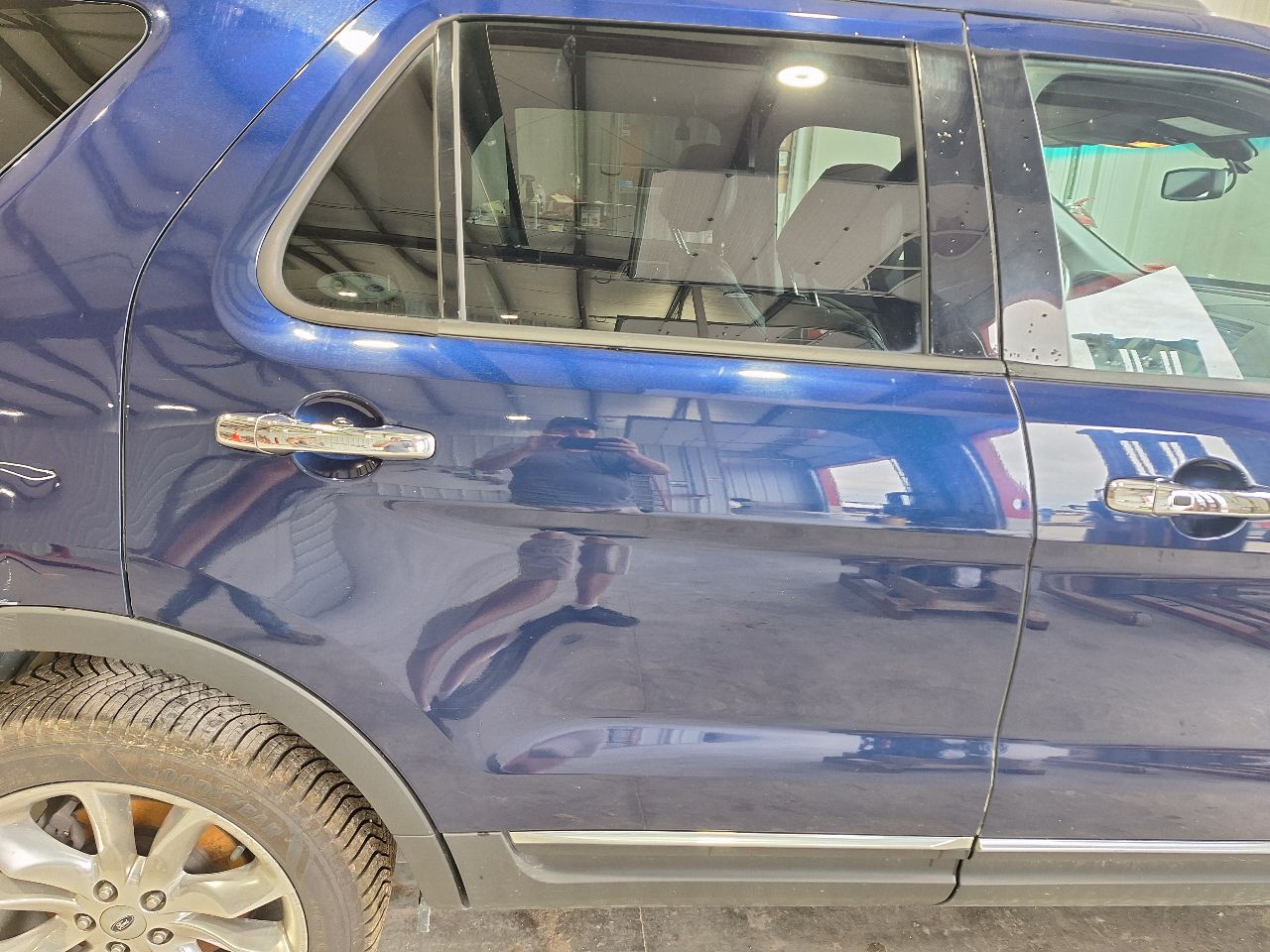 Vehicle/247444_09.jpg
