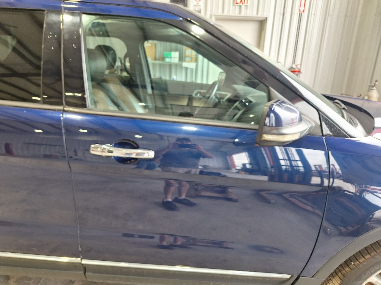 Vehicle/247444_10.jpg