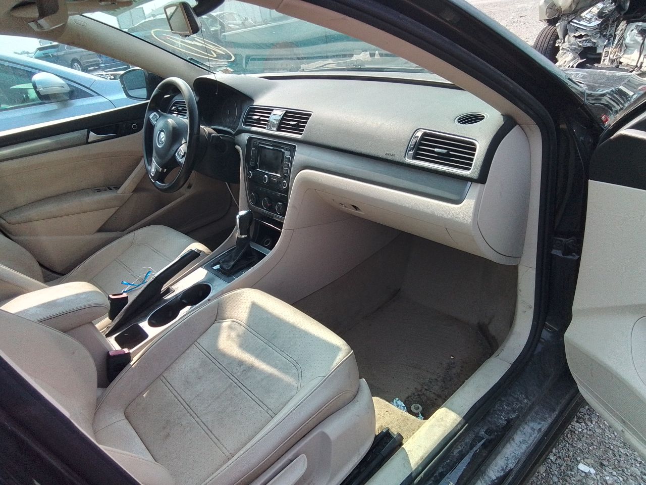 Vehicle/247464_12.jpg