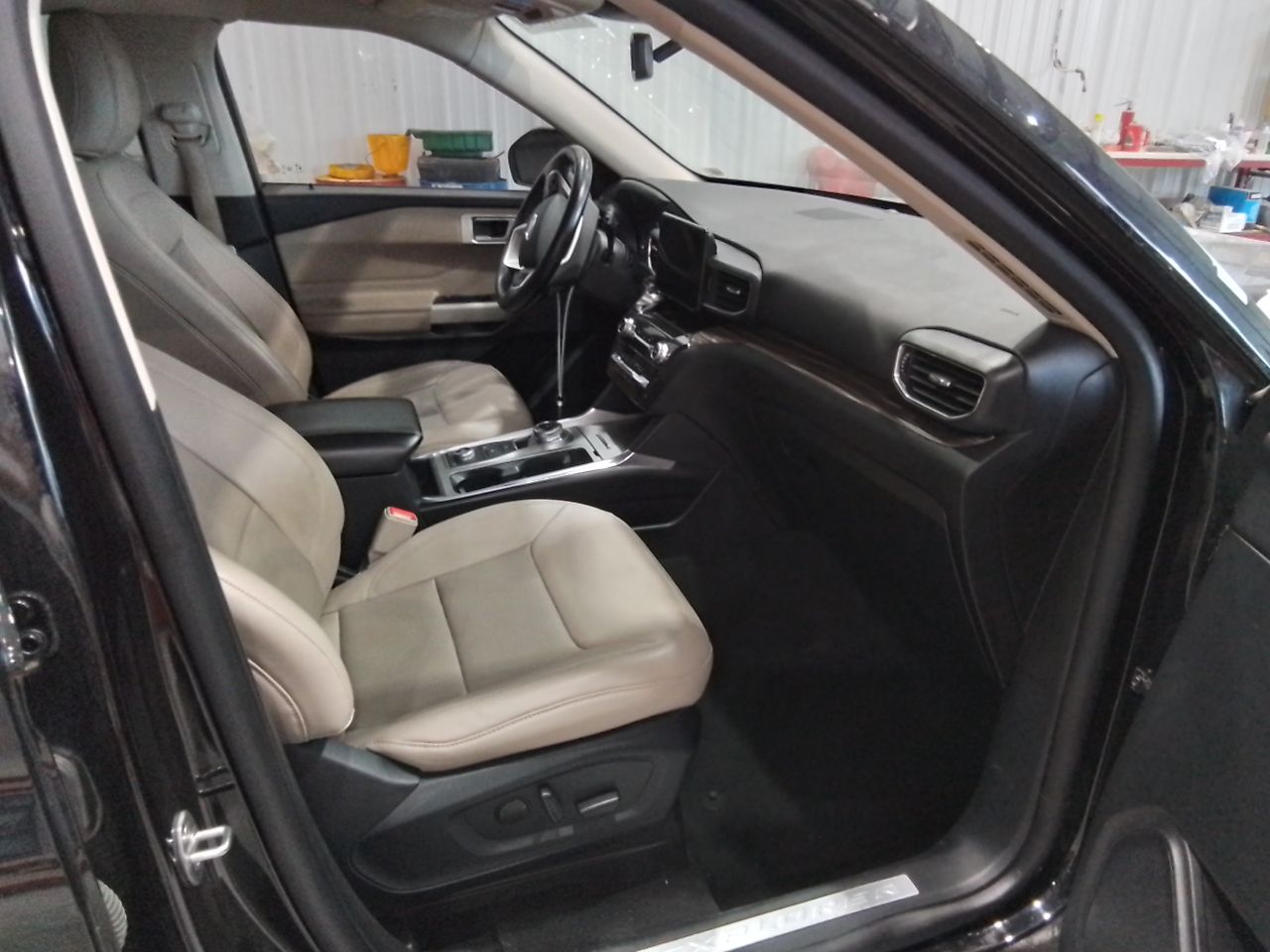 Vehicle/247519_10.jpg