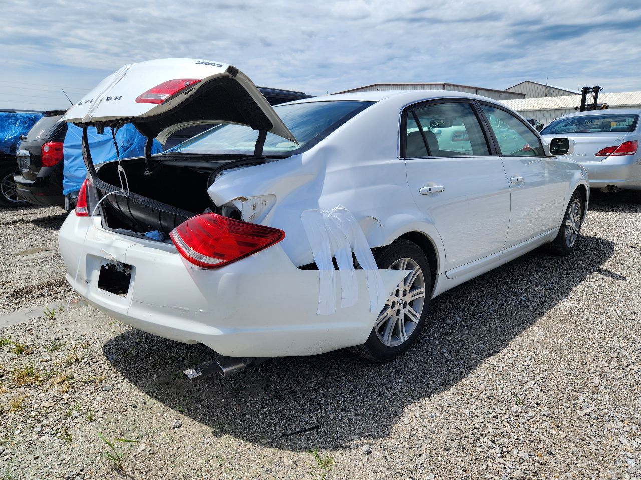 https://f005.backblazeb2.com/file/img-partshotlines-com/Inventory/EX441/Vehicle/247526_05.jpg