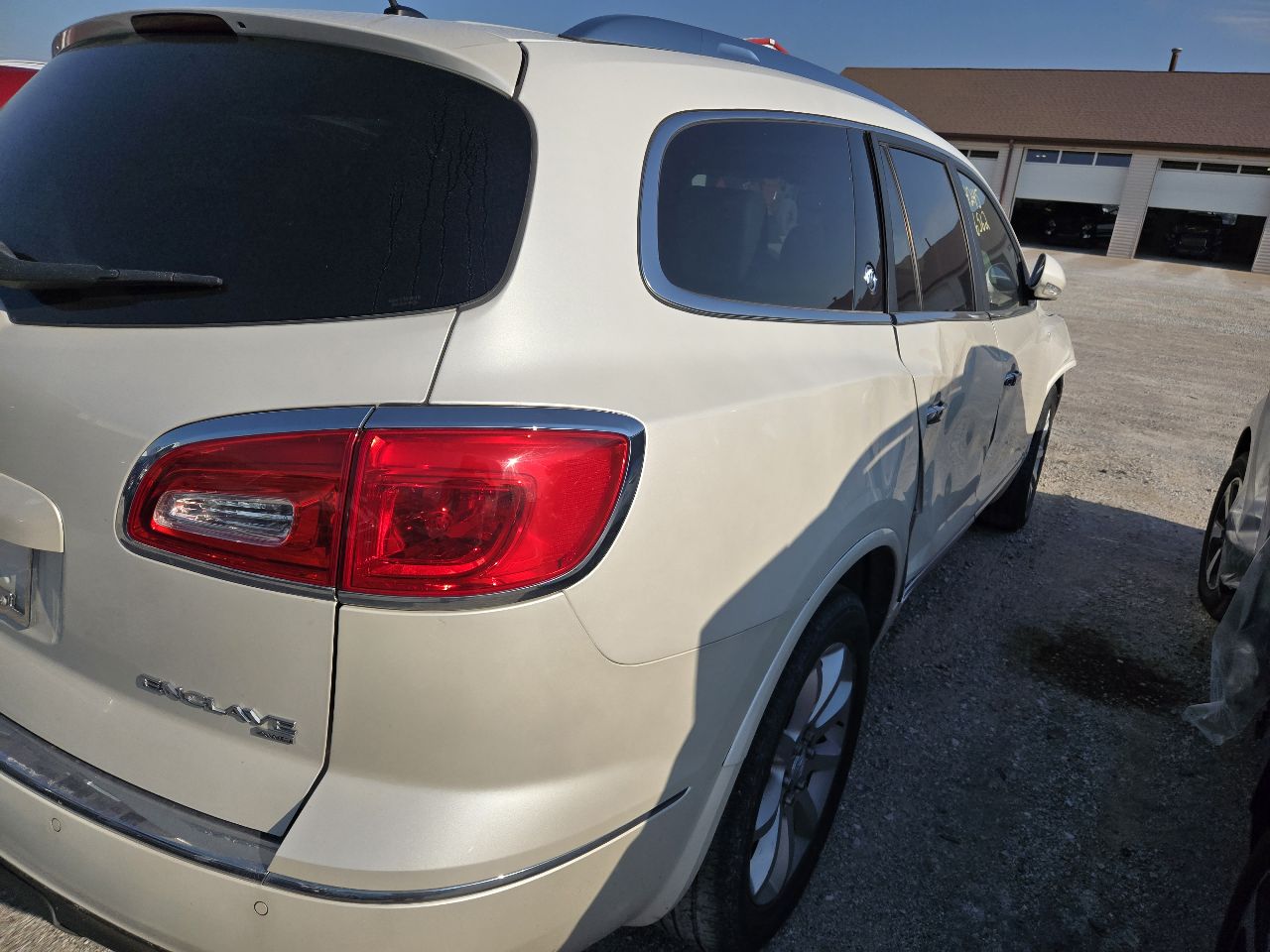 Vehicle/247618_04.jpg