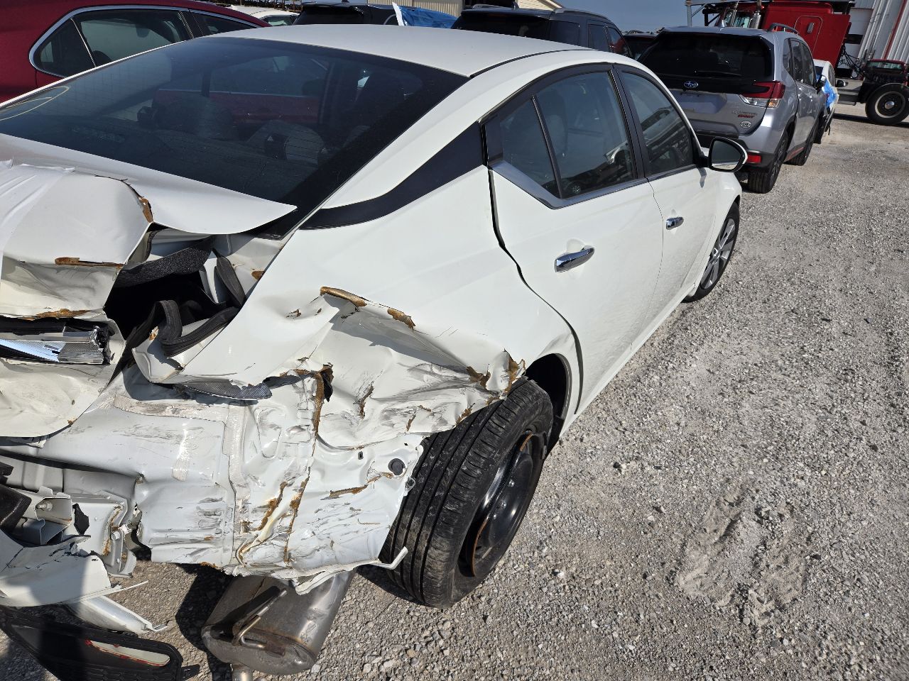 Vehicle/247692_04.jpg