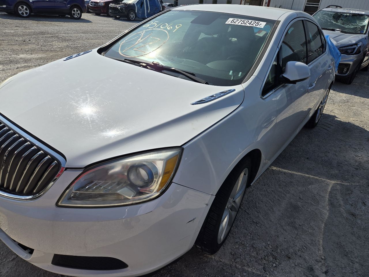 Vehicle/247694_02.jpg