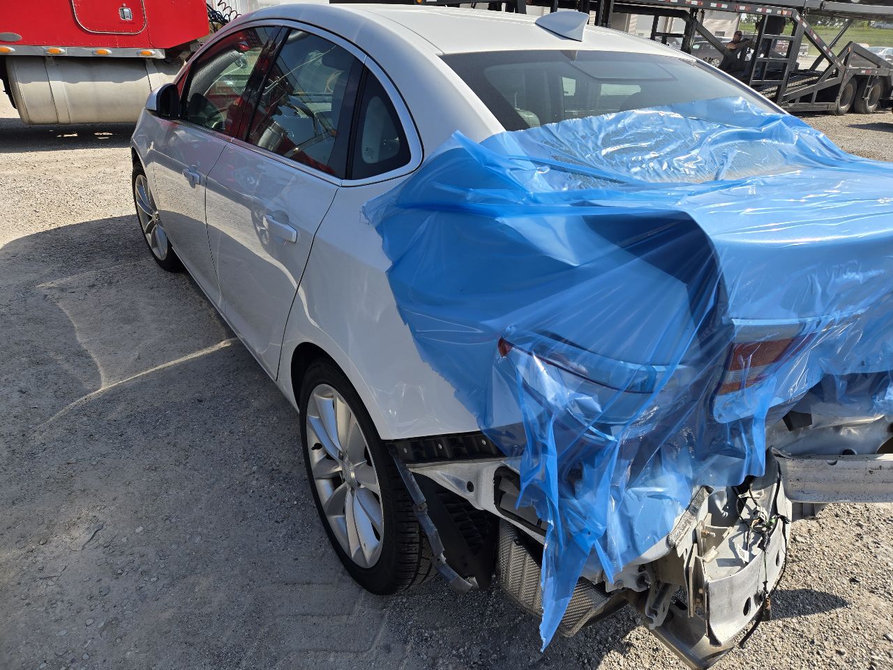 Vehicle/247694_03.jpg