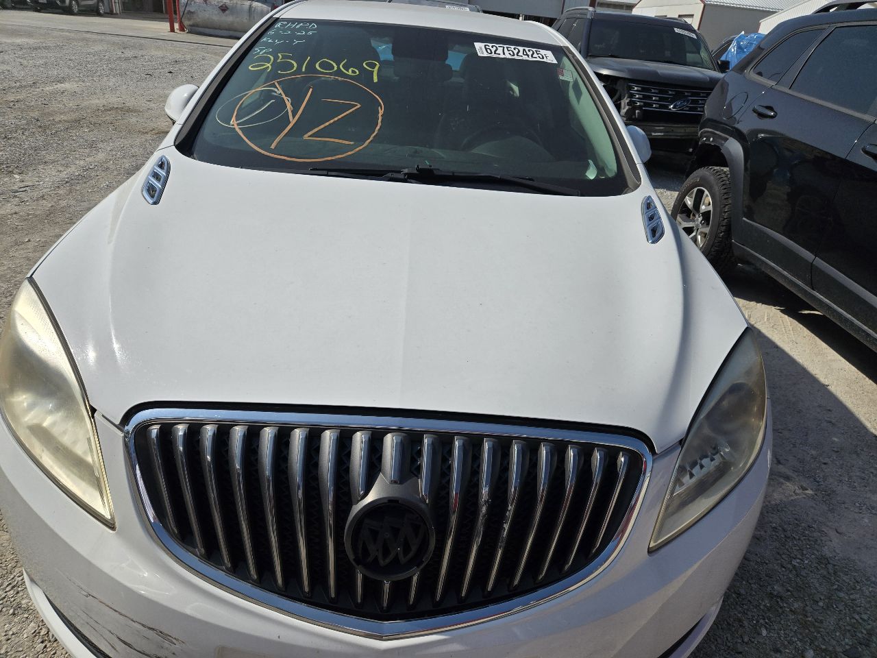 Vehicle/247694_08.jpg