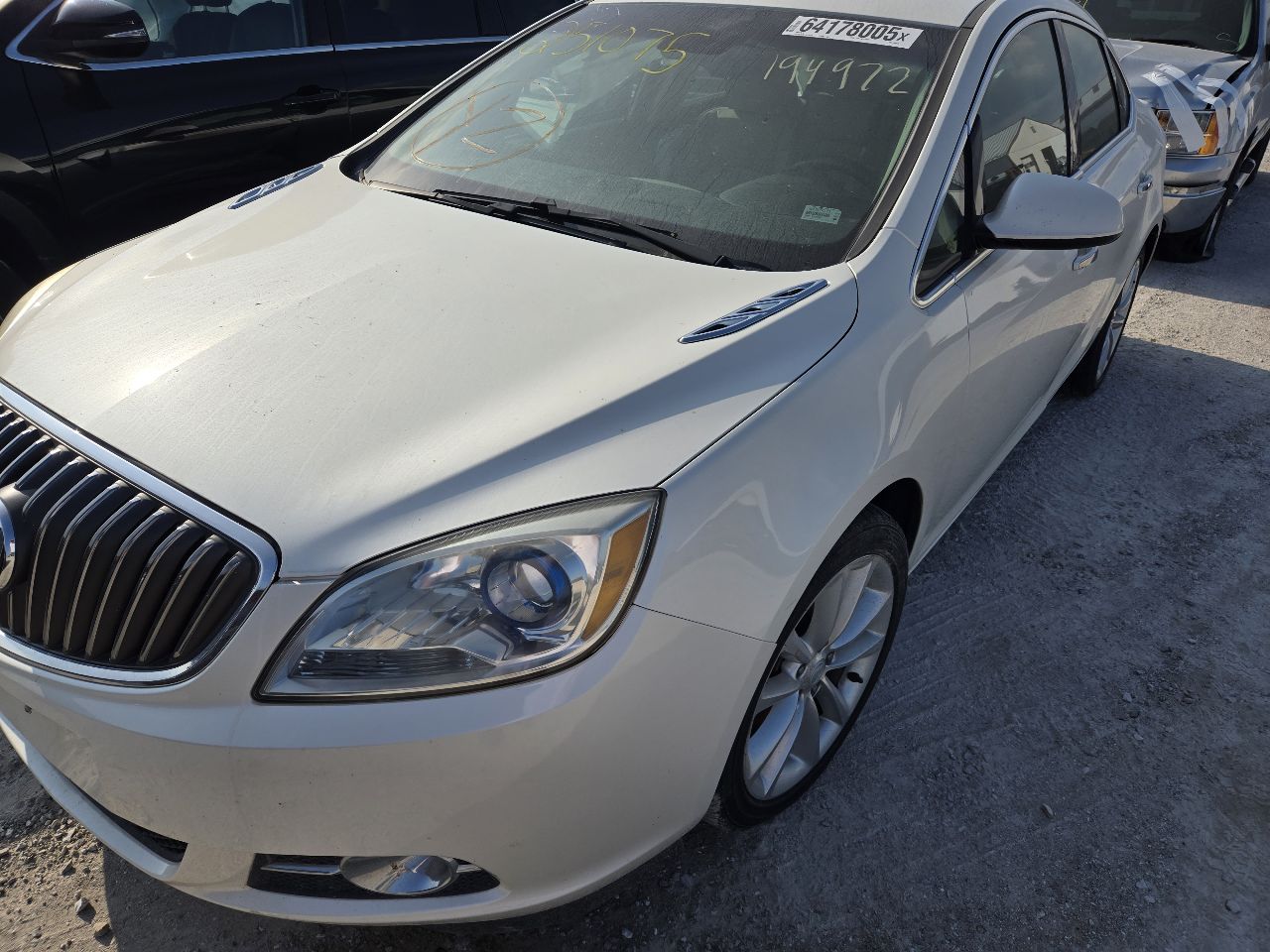 Vehicle/247700_02.jpg