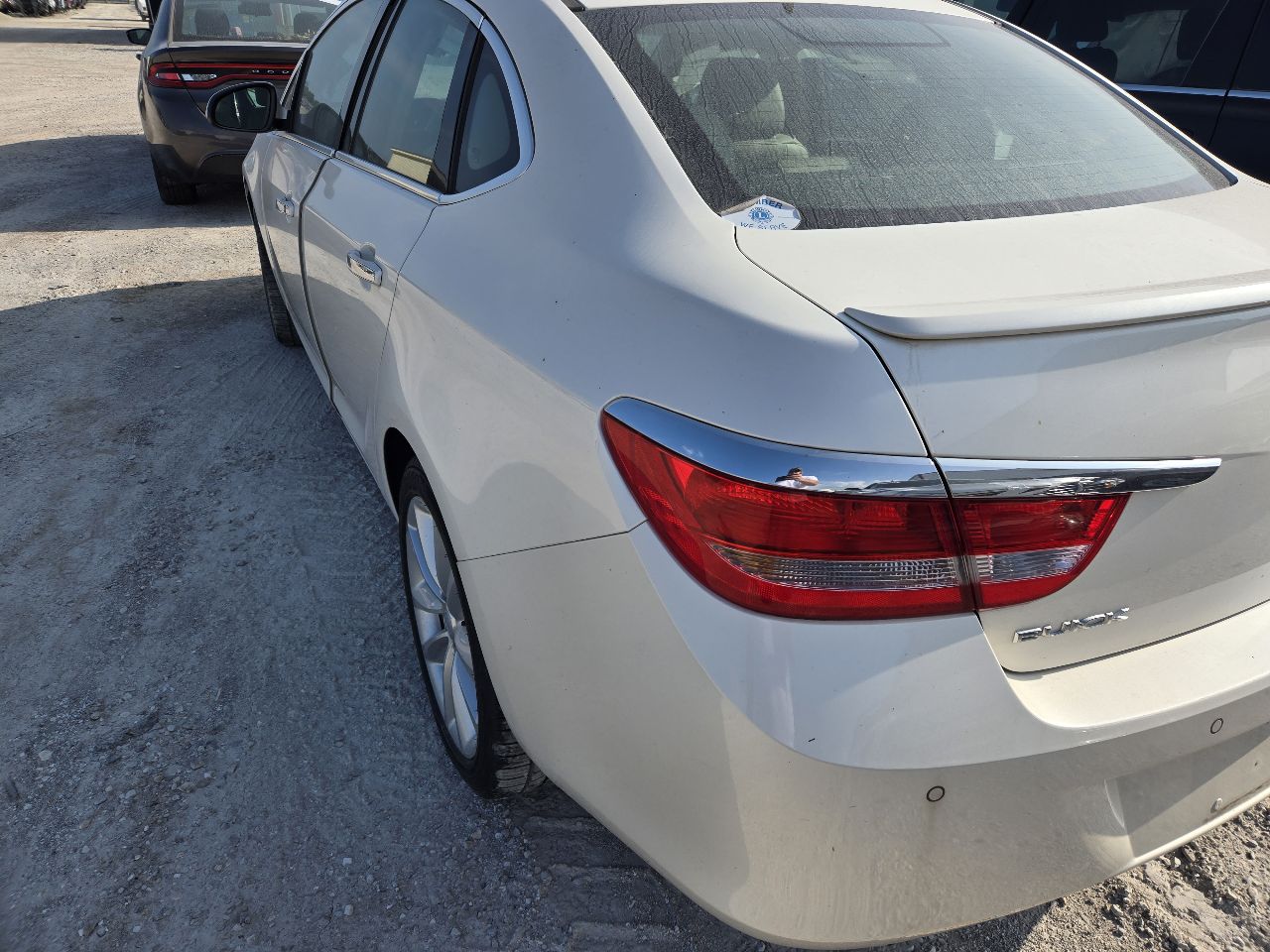 Vehicle/247700_03.jpg