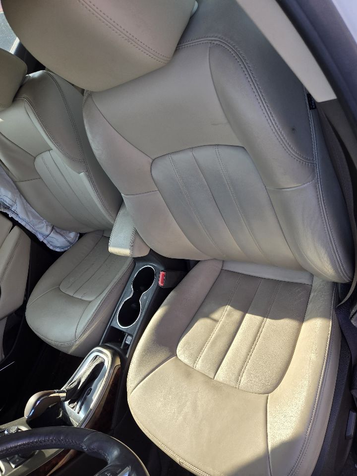 Vehicle/247700_12.jpg