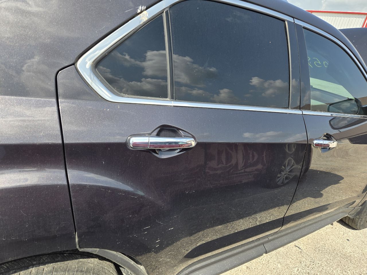 https://f005.backblazeb2.com/file/img-partshotlines-com/Inventory/EX441/Vehicle/247722_08.jpg