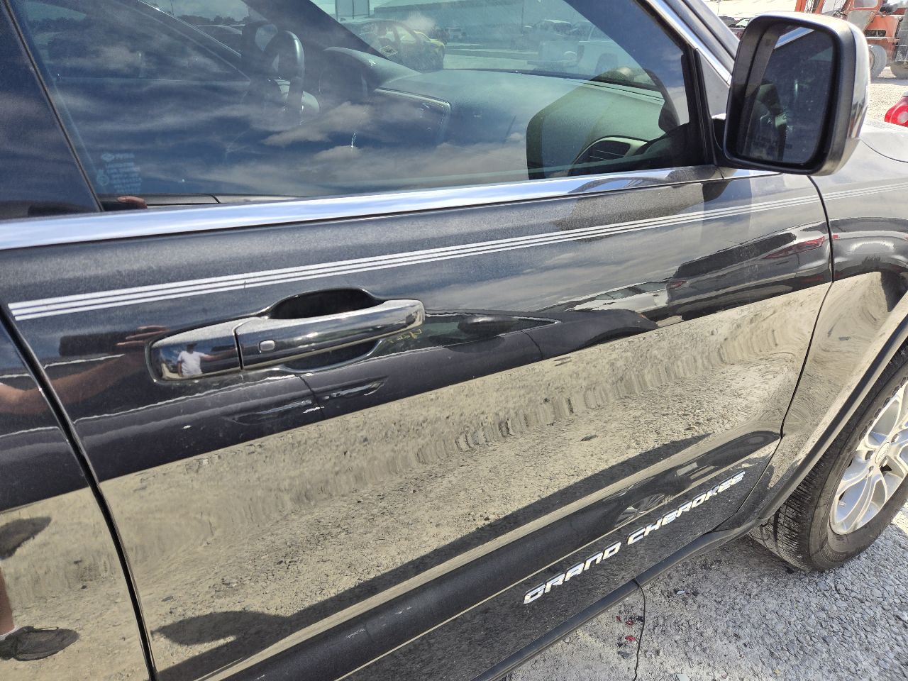 Vehicle/247733_08.jpg