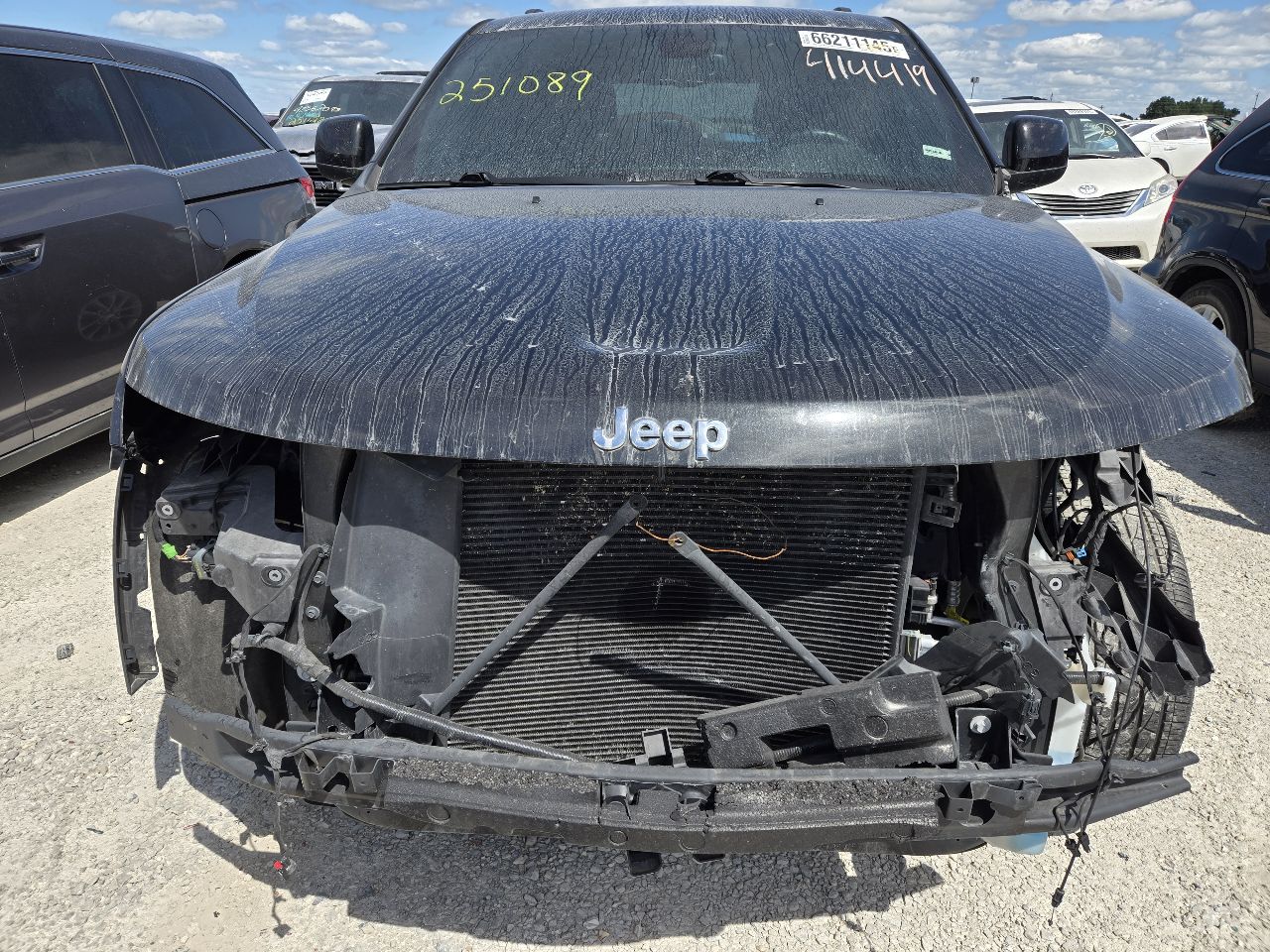 Vehicle/247733_09.jpg