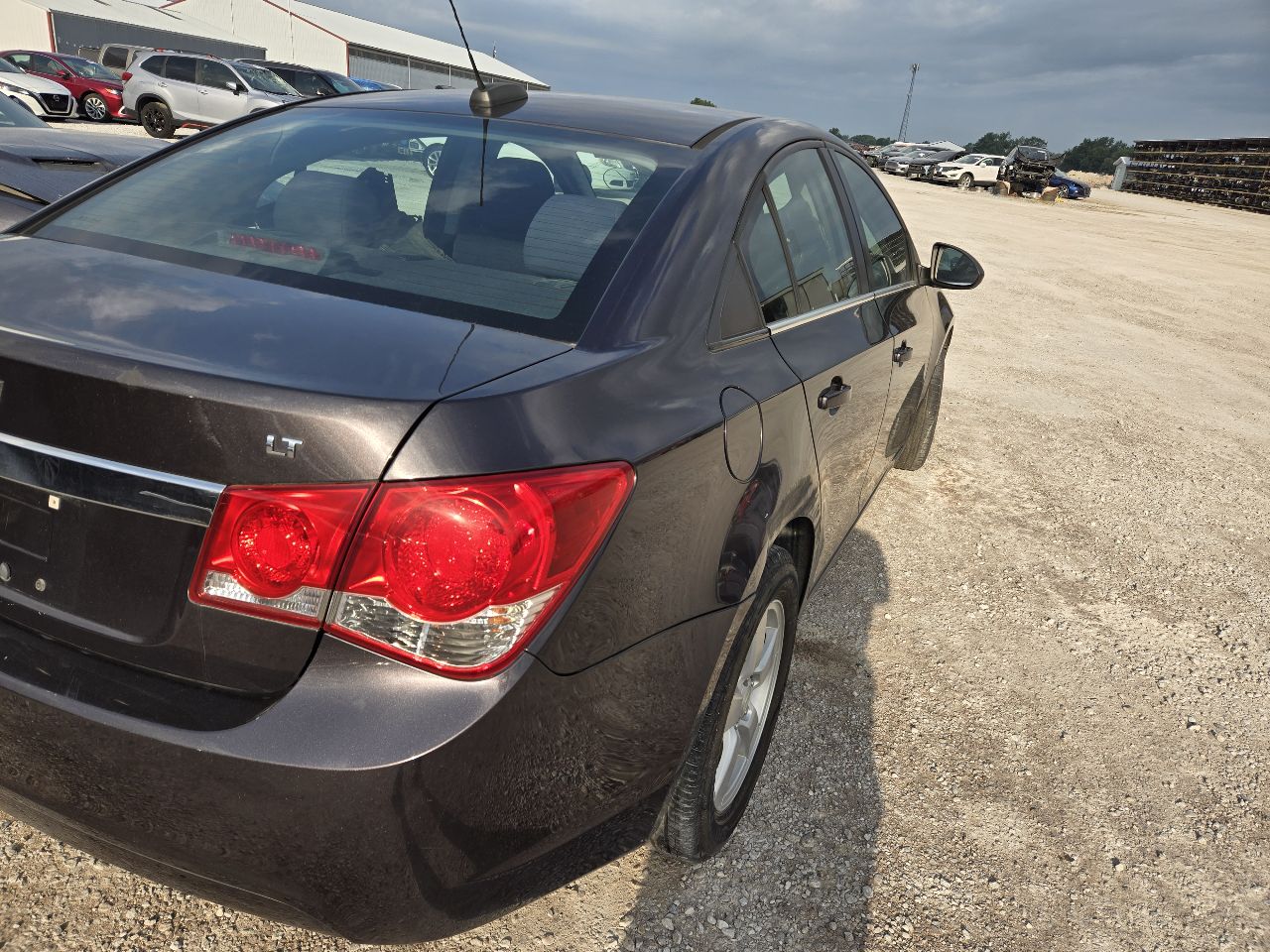 Vehicle/247734_04.jpg