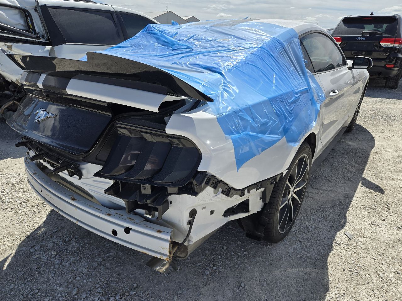 https://f005.backblazeb2.com/file/img-partshotlines-com/Inventory/EX441/Vehicle/247785_04.jpg