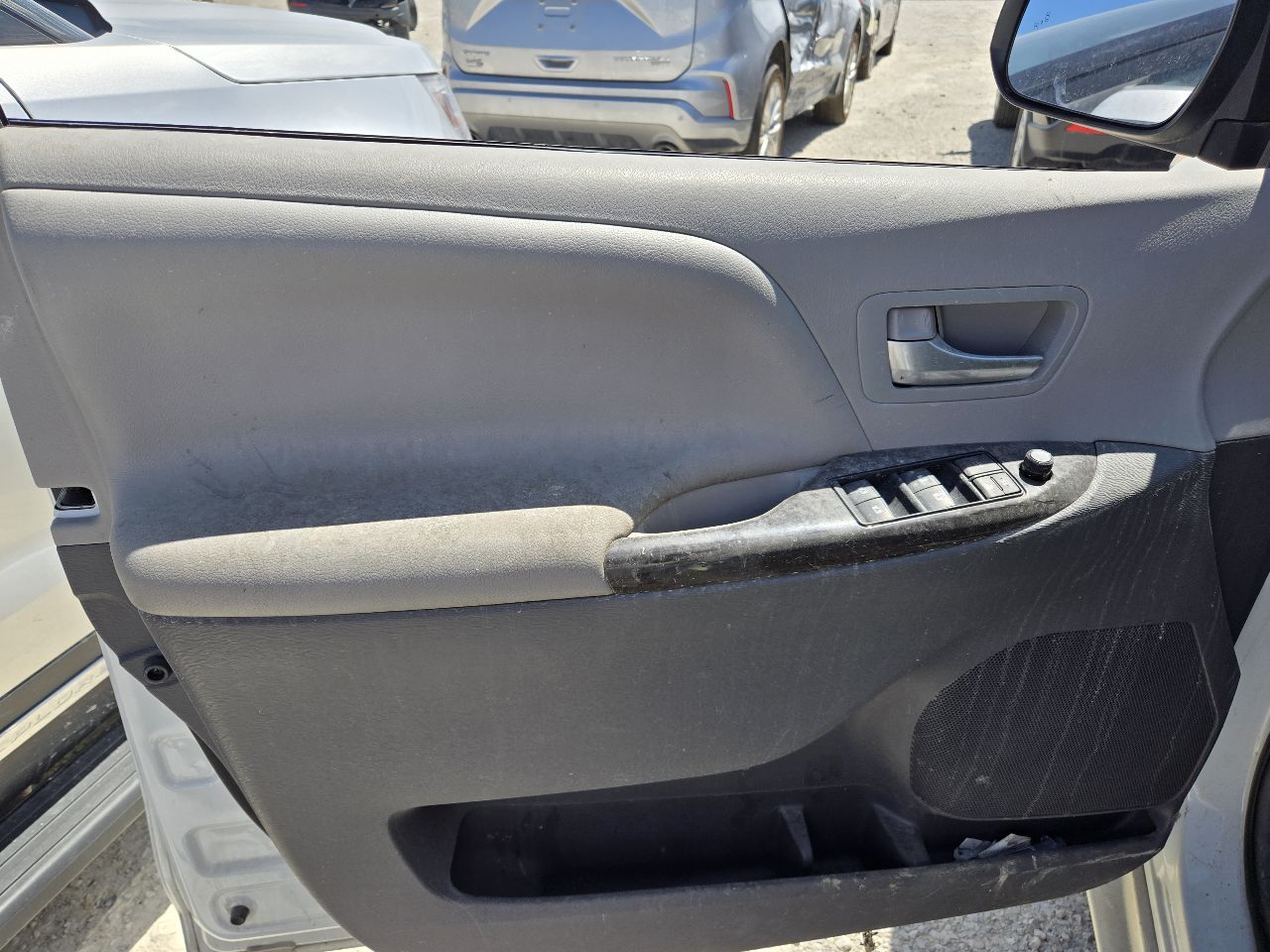 https://f005.backblazeb2.com/file/img-partshotlines-com/Inventory/EX441/Vehicle/247791_10.jpg
