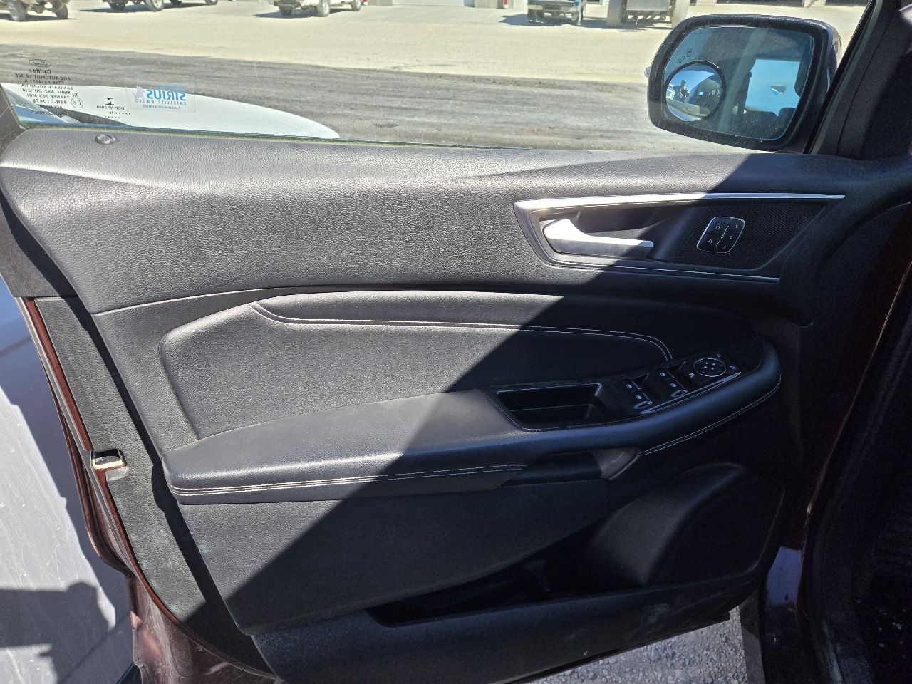Vehicle/247825_12.jpg