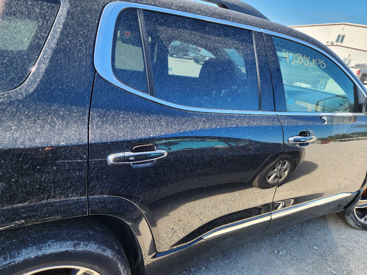 Vehicle/247841_08.jpg